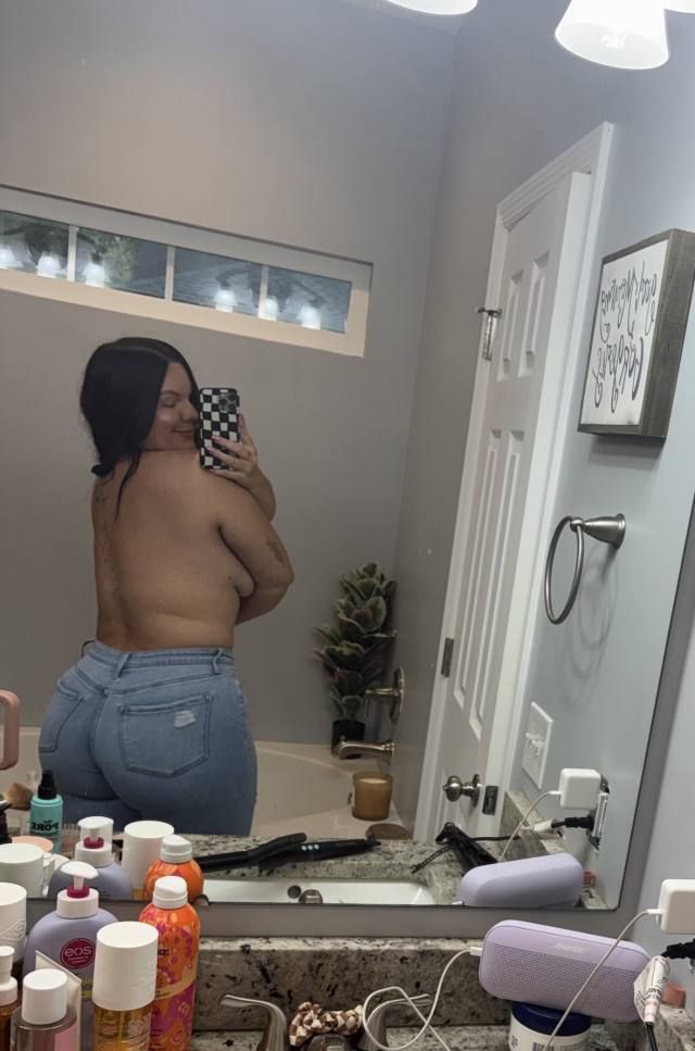 Come here and experience gfe I am available for deep sex both Incall and outcall I provide gfe , backdoor , massage , bbj , a - Image 2